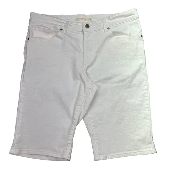 Levi's Bermuda Shorts White Denim Casual Everyday Sz 31 Fits 33.5