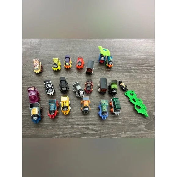 Lot of 20 Thomas & Friends Toy Trains MINIS Animal Soot Construction