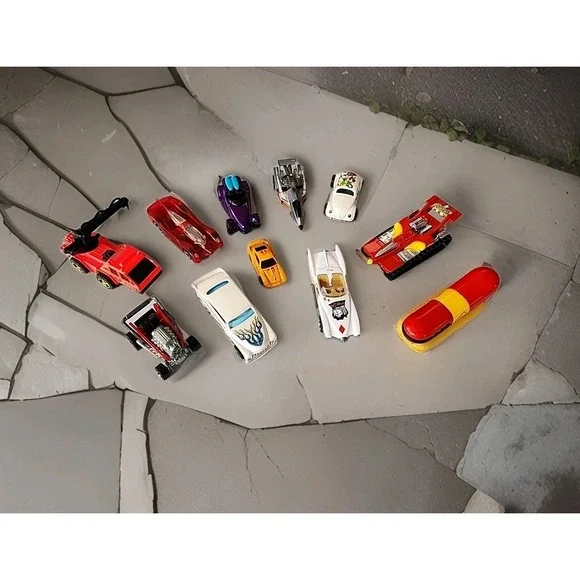 Vintage Lot 11 Hot Wheels Die Cast Cars Mixed Lot Loose 80s 90s All Collectible!