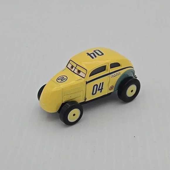 Disney Pixar CARS On The Road Gearsten‎ Marshall Diecast Car 04 Yellow