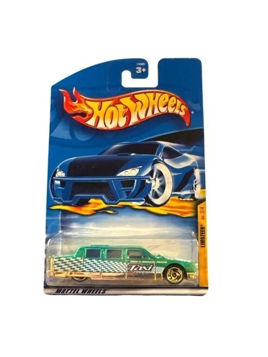 Die Cast Hot Wheels Limousine No. 2/4 Taxi Design 2001 Mattel Wheels Collectible