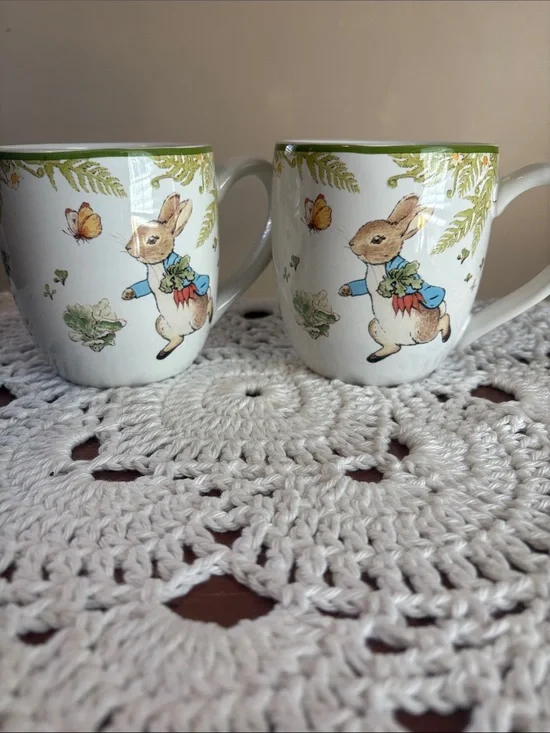 Pottery Barn Set Of 2 Beatrix Potter Peter Rabbit Stoneware Coffee Mugs