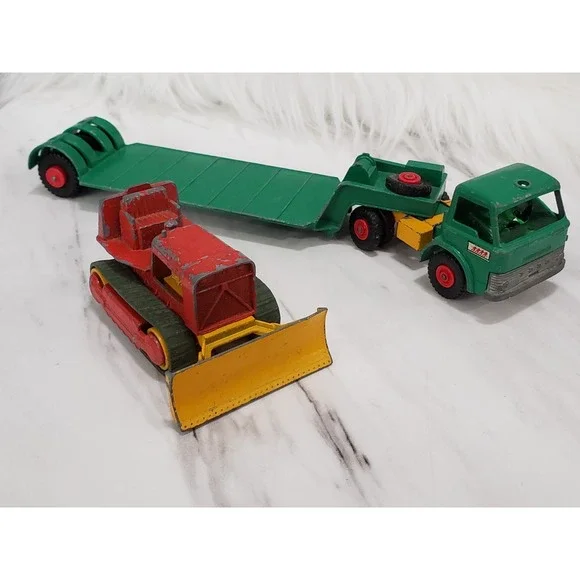 MATCHBOX KING SIZE K-17 DYSON LOW LOADER W. CASE BULLDOZER FORD TRACTOR‎ TRAILER