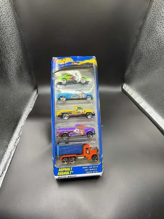 Hot Wheels 2000 HW Trans Asphalt Assault 5-Car Gift Pack