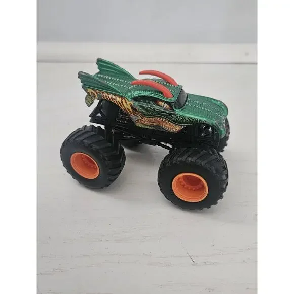 Hot Wheels‎ Monster Jam Truck Green Dragon Toy Car 1:64 Scale