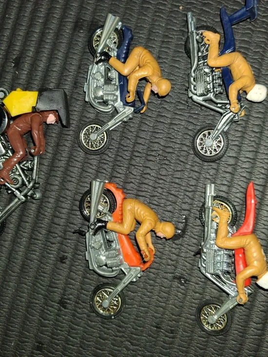 Vintage 1971 MINT Rumblers Reveloution Choppers With Figures.  Great Shape