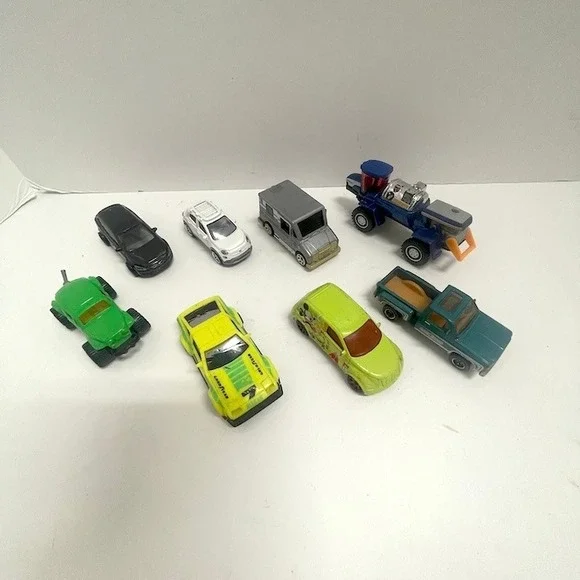 8‎ Pc Lot Die Cast Vintage to Modern Matchbox Cars