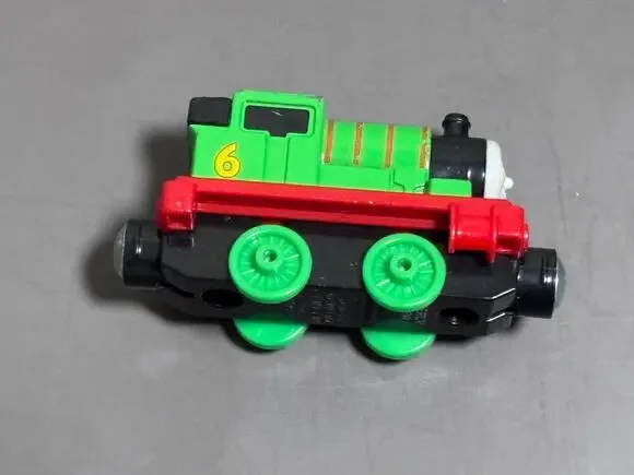 Thomas & Friends Take N Play Diecast Percy Engine 2013 Gullane Mattel Train