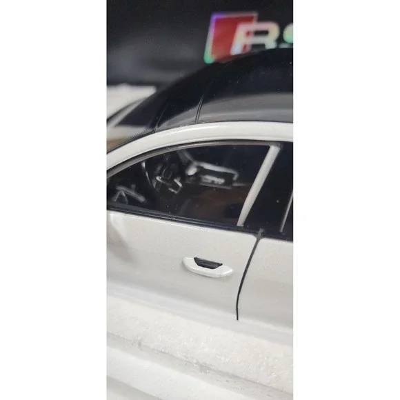 Audi RS7 Sportback 1:18 Scale Diecast Alloy Model Car White Open Box