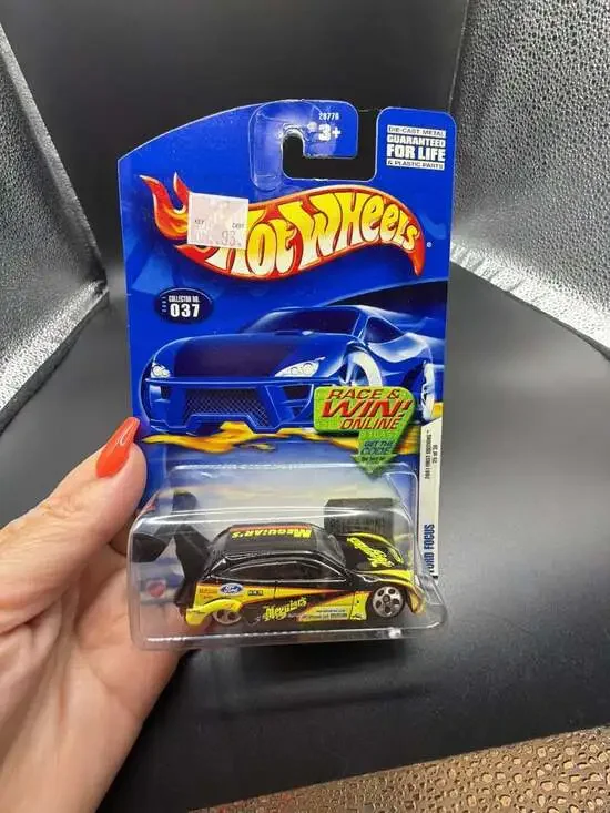 2001 Hot Wheels First Editions Ford Focus Collector #037 Meguiar's Die-Cast Car