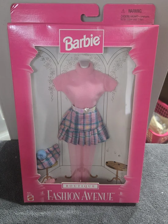 VTG 1997 Barbie Fashion Avenue Boutique Pink Plaid Skirt Outfit 18126 NIB NRFB