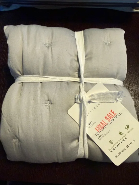 Pottery Barn Tencel Lyocell King Pillow Sham - Soft Light Gray NWT 36”x 20”