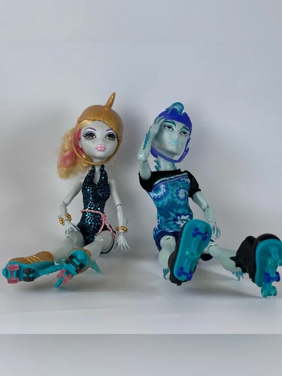 Monster High Wheel Love Lagoona Blue And Gil Webber Roller Skate Dolls