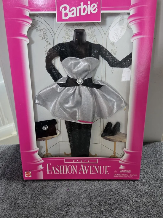 Vintage 1996 Barbie Fashion Avenue Party Silver & Black Dress NIB 15862