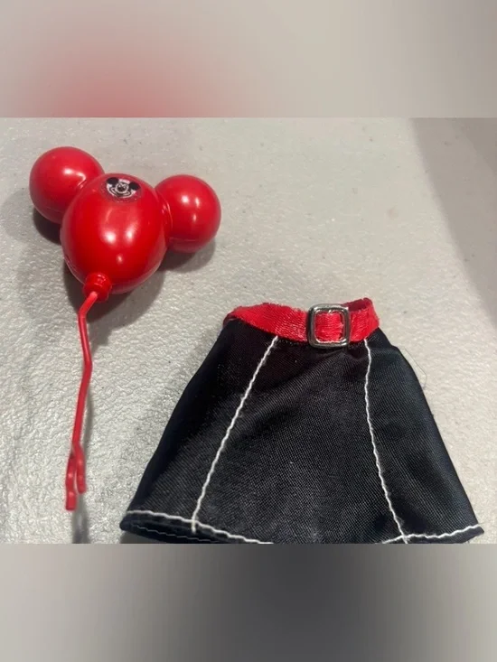 Mattel Barbie Walt Disney World 25th Anniversary Vintage Accessories