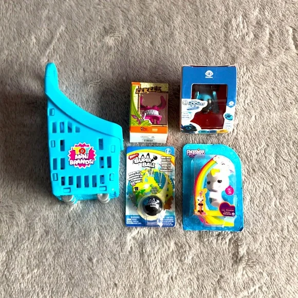 TOY Mini Brands! 5 pcs set!