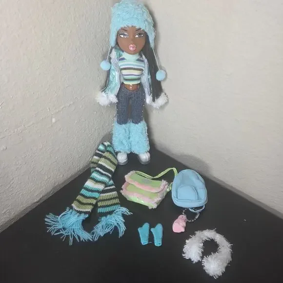 Vintage 2003 Bratz Wintertime Wonderland Sasha Doll Original Clothes Accessories