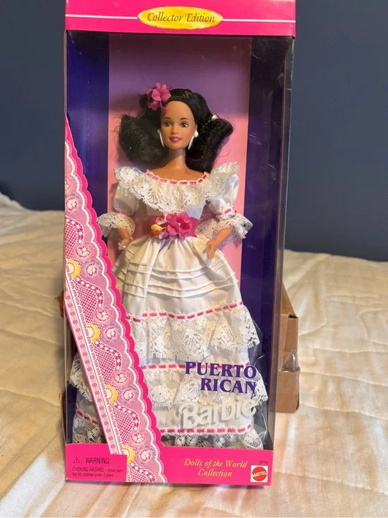 Mattel Barbie Dolls of the World Puerto Rican Collector Edition 1996 NRFB.