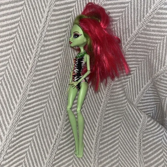 Monster High Venus Mcflytrap Swim‎ Class Doll Original Outfit Beach Beasties C4