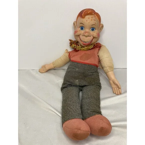 Vintage EEGEE Howdy Doody Ventriloquist Doll NBC Freckle Face Collectible