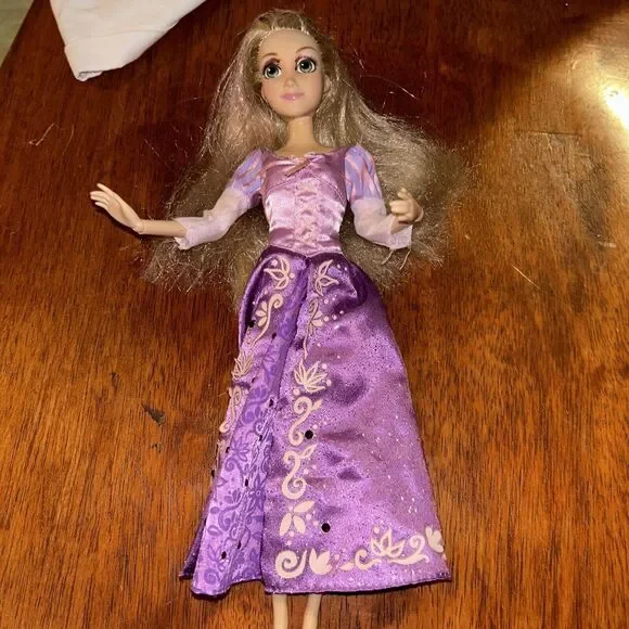 Disney Store Tangled Rapunzel Articulated Doll 2014‎ Rare Edition A4