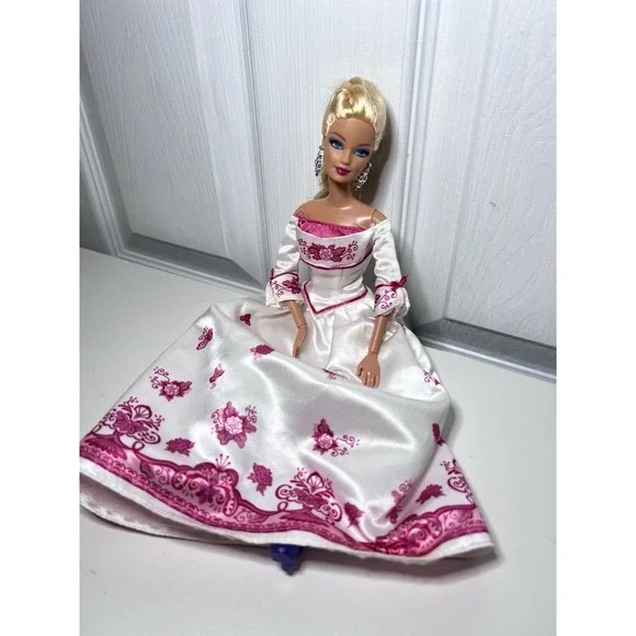 Mattel‎ 2002 Victorian Tea Barbie doll