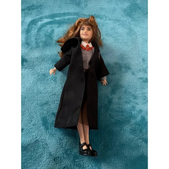 Mattel Harry Potter Hermione Granger Doll‎ Gryffindor Uniform FYM51 Articulated