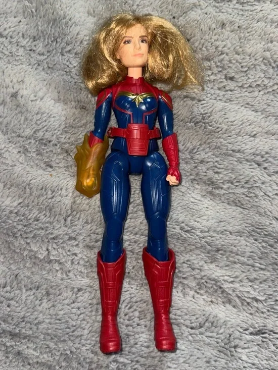 Hasbro Captain Marvel 11-inch action figure