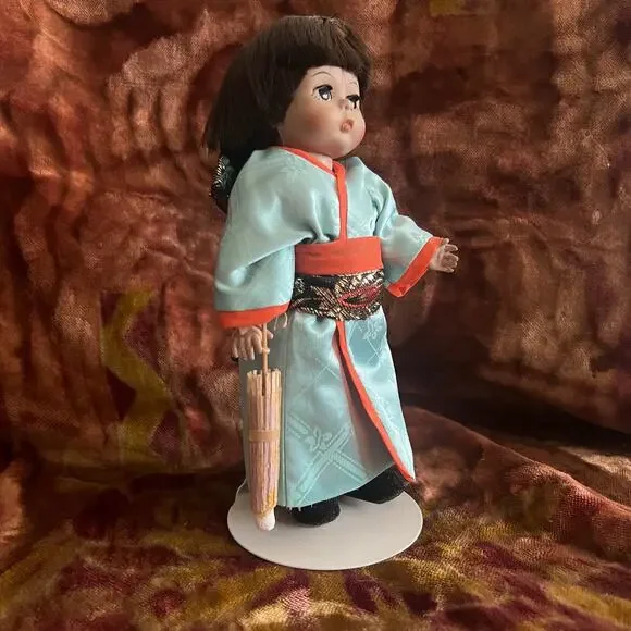 Vintage 80s Madame Alexander Japanese Girl Doll 570 Kimono Wagasa 8 Inch Japan