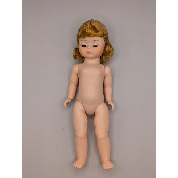 Madam Alexander Vintage 8