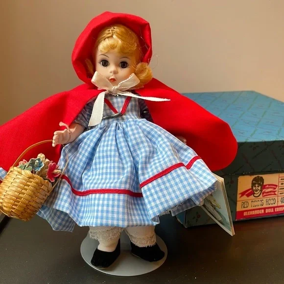 Madame Alexander doll Red Riding Hood 8