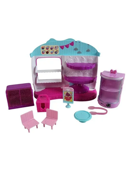 Shopkins Food Fair Cupcake Queen Cafe Playset Sweet Treats Display Case Access