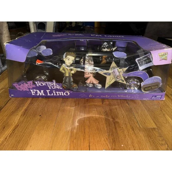 Bratz Formal Funk FM Limo Car Vehicle 2003 MGA Lights Horn Radio Damaged Box NIB
