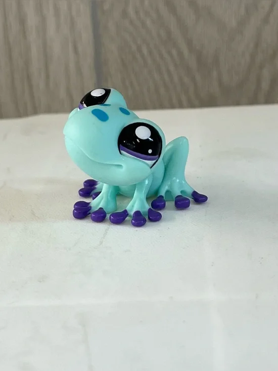 Littlest Pet Shop LPS Authentic #1916 Tube Tree Frog Blue Teal Purple