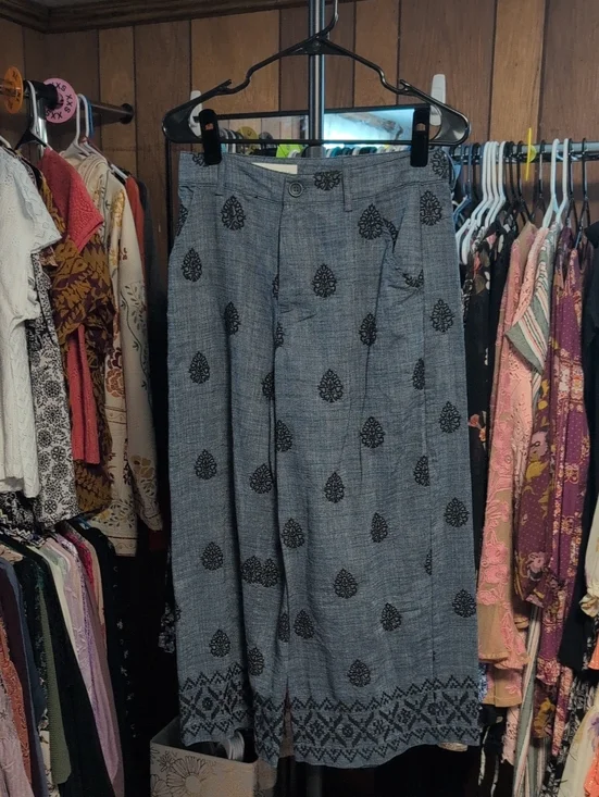 Zara Embroidered Linen Crop Pants NWOT