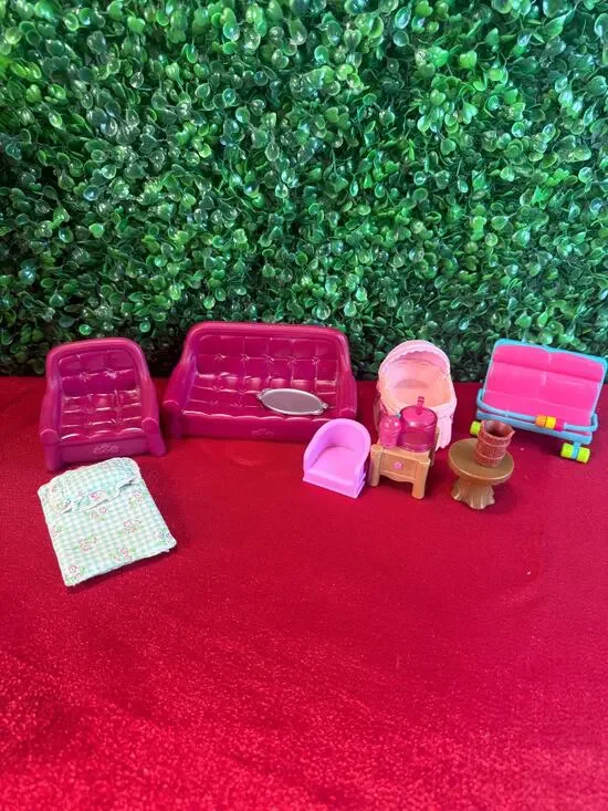Li'l Woodzeez Living Room Nursery Set Bright Pink Doll House Furniture Toys
