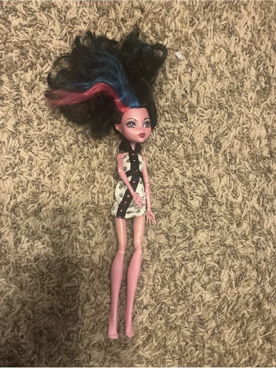 Monster High Draculaura Emoji Doll.