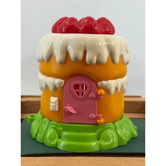Vintage 1981 Strawberry Shortcake Berry Bake Shoppe Kenner Playset No 43500