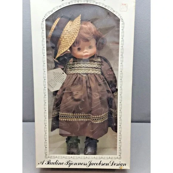 Dolls By Pauline Alexandra Dutch Girl‎ V-107 Brown Lace Dress Vintage Doll 18