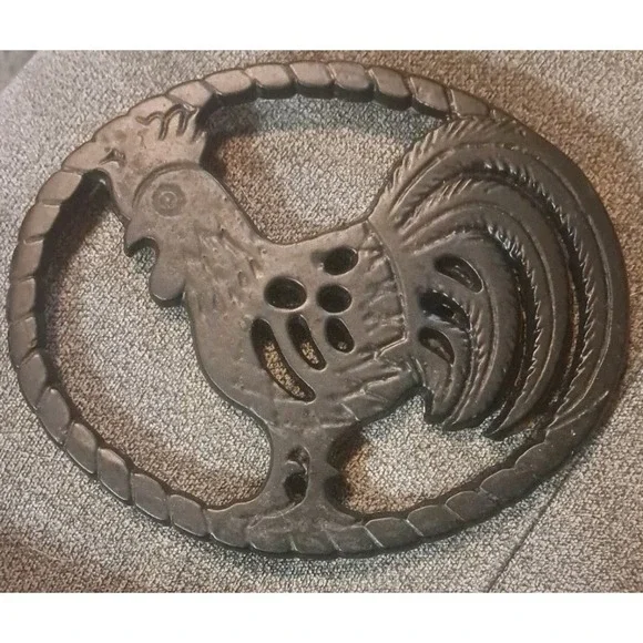 Black Metal Chicken Trivet  6