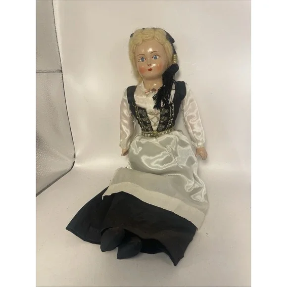 Vintage Croatian Folk Doll/joann/ Iceland 16