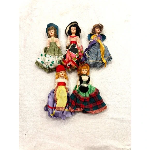 Vintage Arco Dolls of the World Sleep Eye Dolls Lot of 5 Souvenir Dolls 8in