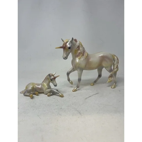 BREYER TRADITIONAL SIZE ALIDA & ELIDOR PEARL UNICORNS - VERY NICE