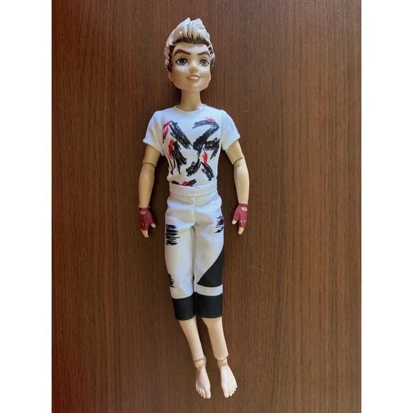 Disney Descendants 3‎ Isle of The Lost Carlos 12