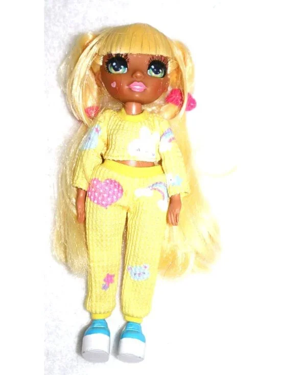Rainbow High Jr High PJ Party Sunny Madison Yellow Waffle Knit Posable 9