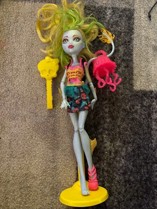 Monster High fashion doll Lagoonafire Freaky Fusion