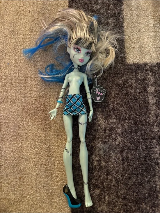Monster High fashion doll Frankie Stein Ghoul Spirit
