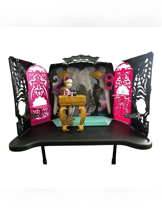 13 Wishes Party Lounge Playset with Spectra Vondergeist DJ Monster High Mattel