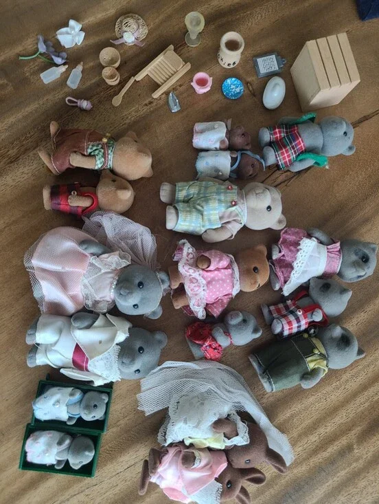 Vintage CALICO CRITTERS lot With Accesories