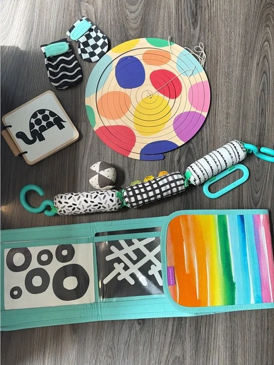 Lovevery Looker kit 0-12+weeks